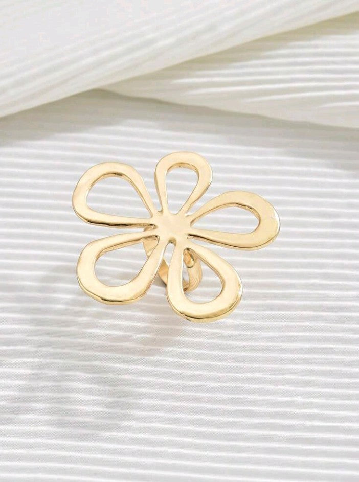 Rich Girl Flower Ring